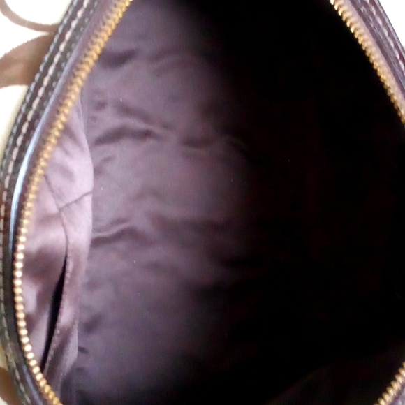 Coach - Picture 4 of 5